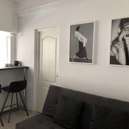 Staycity Modern Apartment Bucareste Exterior foto